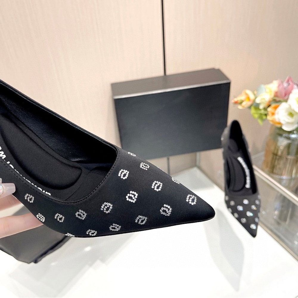 Elegant Black Patterned Heels - image 2